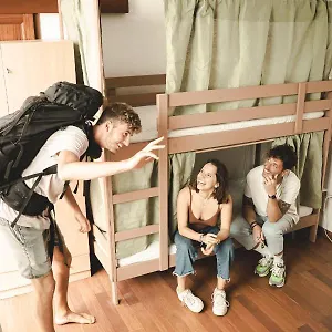 Tamaran House Hostal